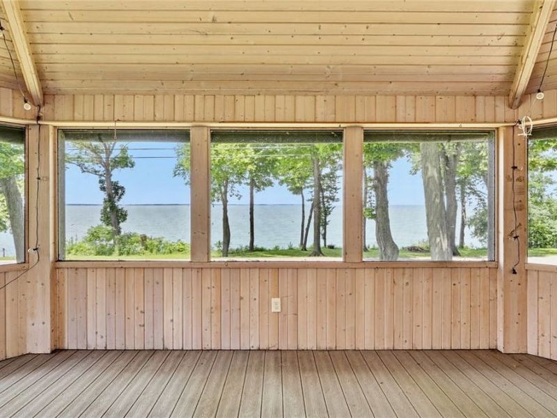 1036 W Lakeshore Drive, Kelleys Island, OH 43438 Photo 3