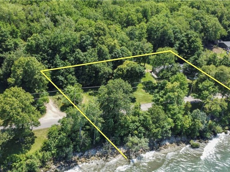 1036 W Lakeshore Drive, Kelleys Island, OH 43438 Photo 9