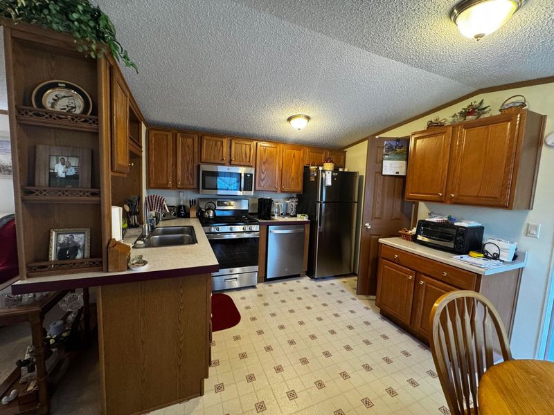 237 Estates Lane, Reynoldsburg, OH 43068 Photo 10