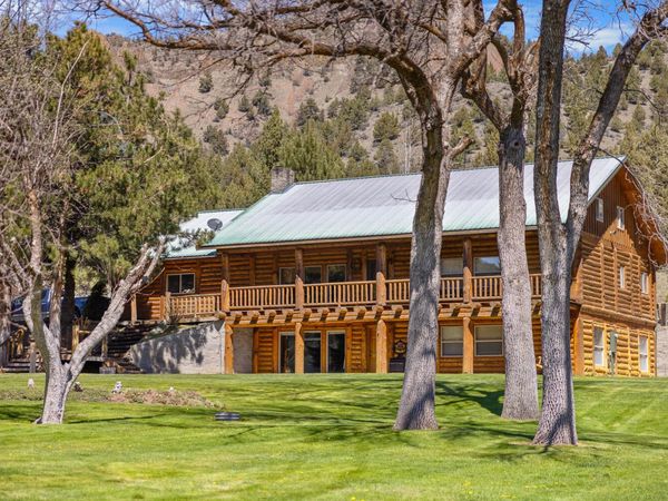 16305 N East Ochoco Highway, Prineville, OR 97754