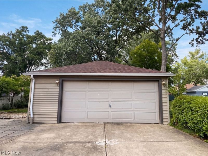 11970 Meadowbrook Drive, Cleveland, OH 44130 Photo 21