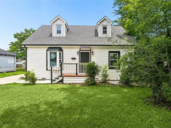 1045 AVENUE B , Westwego, LA 70094