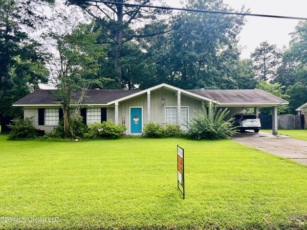 543 Mary Ann Drive, Pearl, MS 39208