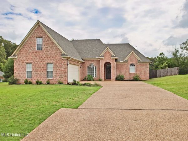1732 Ready Drive, Hernando, MS 38632