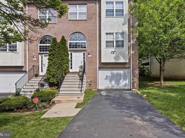 1954 WEST AVENUE, CONSHOHOCKEN, PA 19428