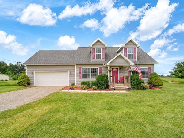 5867 E Hillcrest Drive, Eaton Rapids, MI 48827