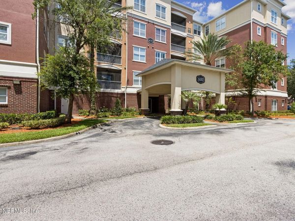 4480 DEERWOOD LAKE Parkway, Unit 626, Jacksonville, FL 32216