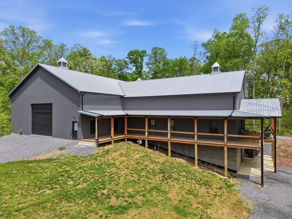 103 Martin Ct Court, Dandridge, TN 37725