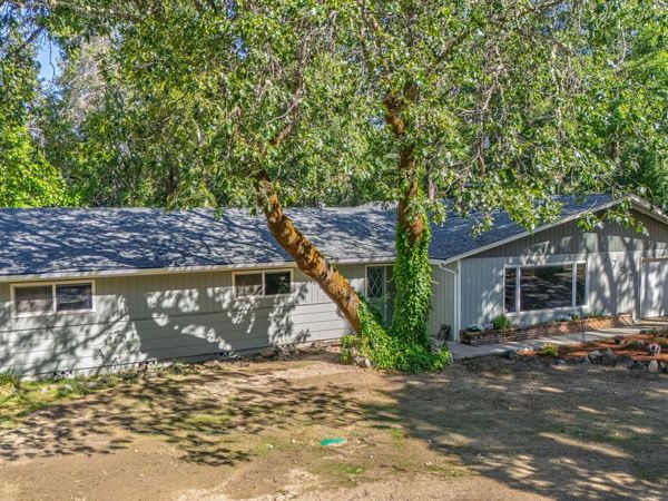 2750 Granite Hill Road, Grants Pass, OR 97526