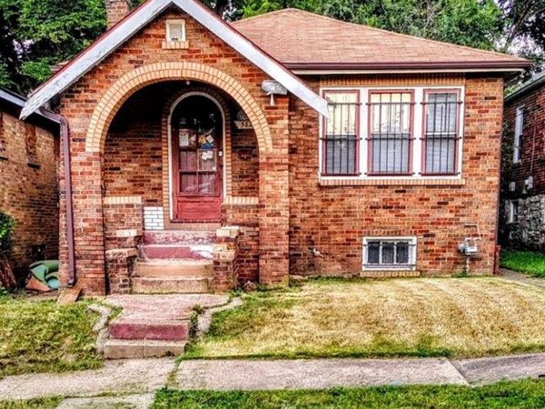 5628 Hiller Place, St Louis, MO 63136