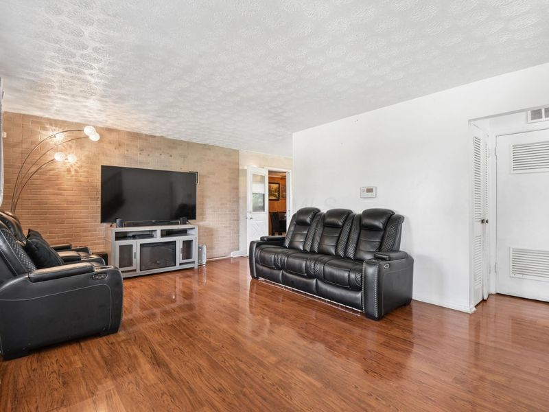 5021 Betsy Drive, Columbus, OH 43227 Photo 4
