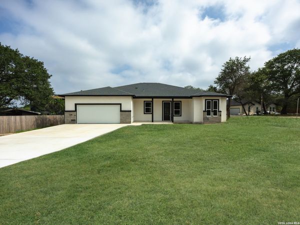 4807 BLUE BEECH DR, Elmendorf, TX 78112