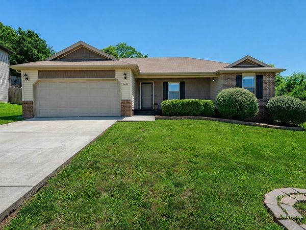 1405 S Minim Court , Ozark, MO 65721