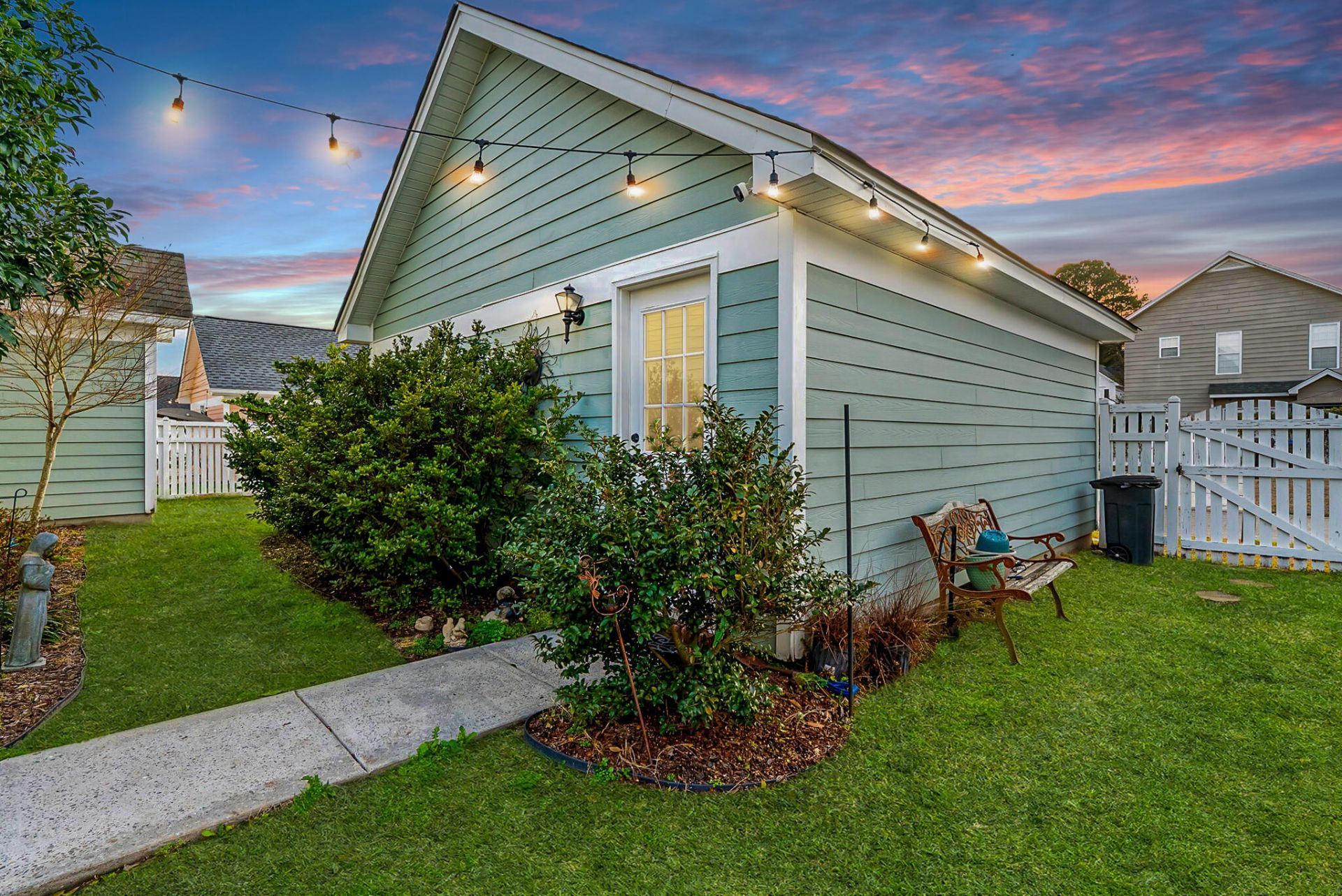 302 Hydrangea Street Photo 15