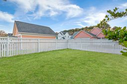 302 Hydrangea Street photo 4