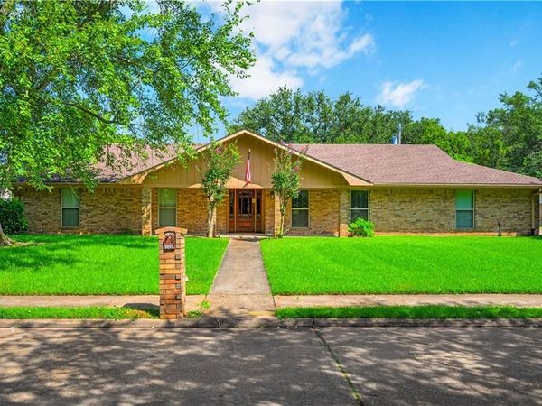 4004 HUNTWICK Boulevard, Alexandria, LA 71303