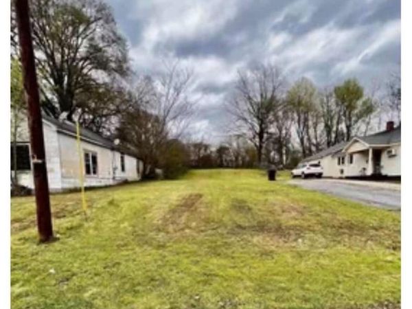 1018 W Wheeler Street , Dyersburg, TN 38024