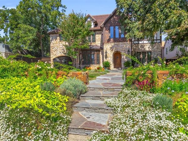 6743 Gaston Avenue, Dallas, TX 75214