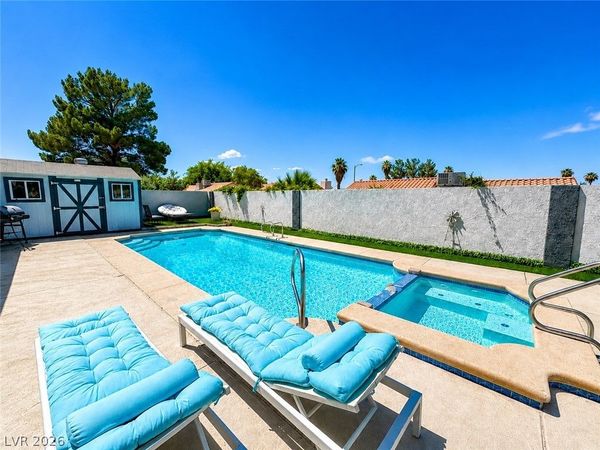 493 Chelsea Drive , Henderson, NV 89014