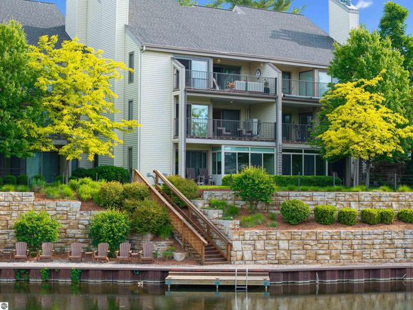 240 Washington Street, Unit 10, Traverse City, MI 49684