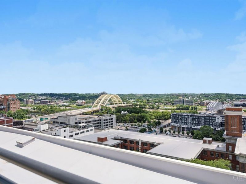 400 Pike Street, Unit 612, Cincinnati, OH 45202 Photo 11