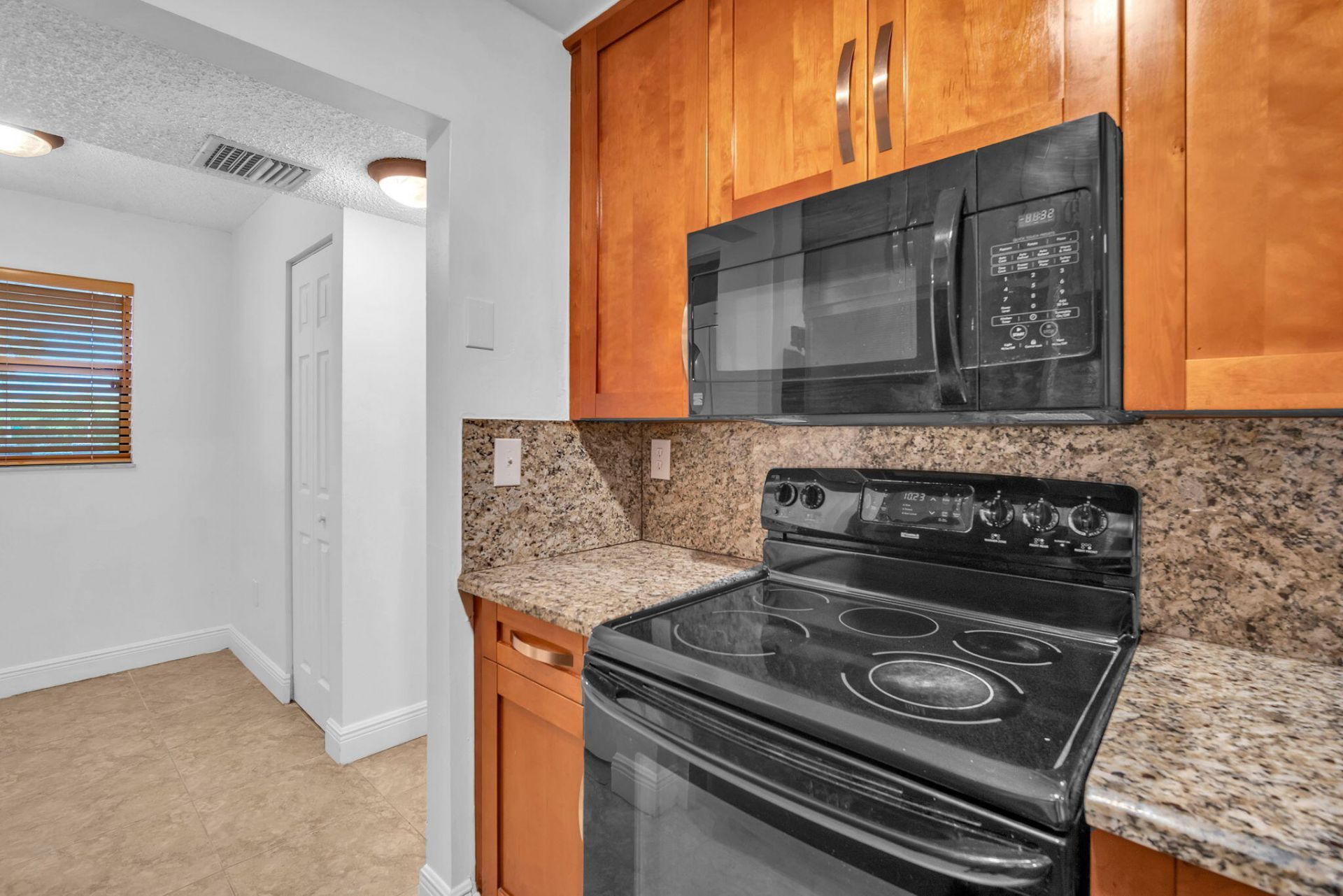 1021 Mockingbird Lane, Unit 303, Plantation, FL 33324 Photo
