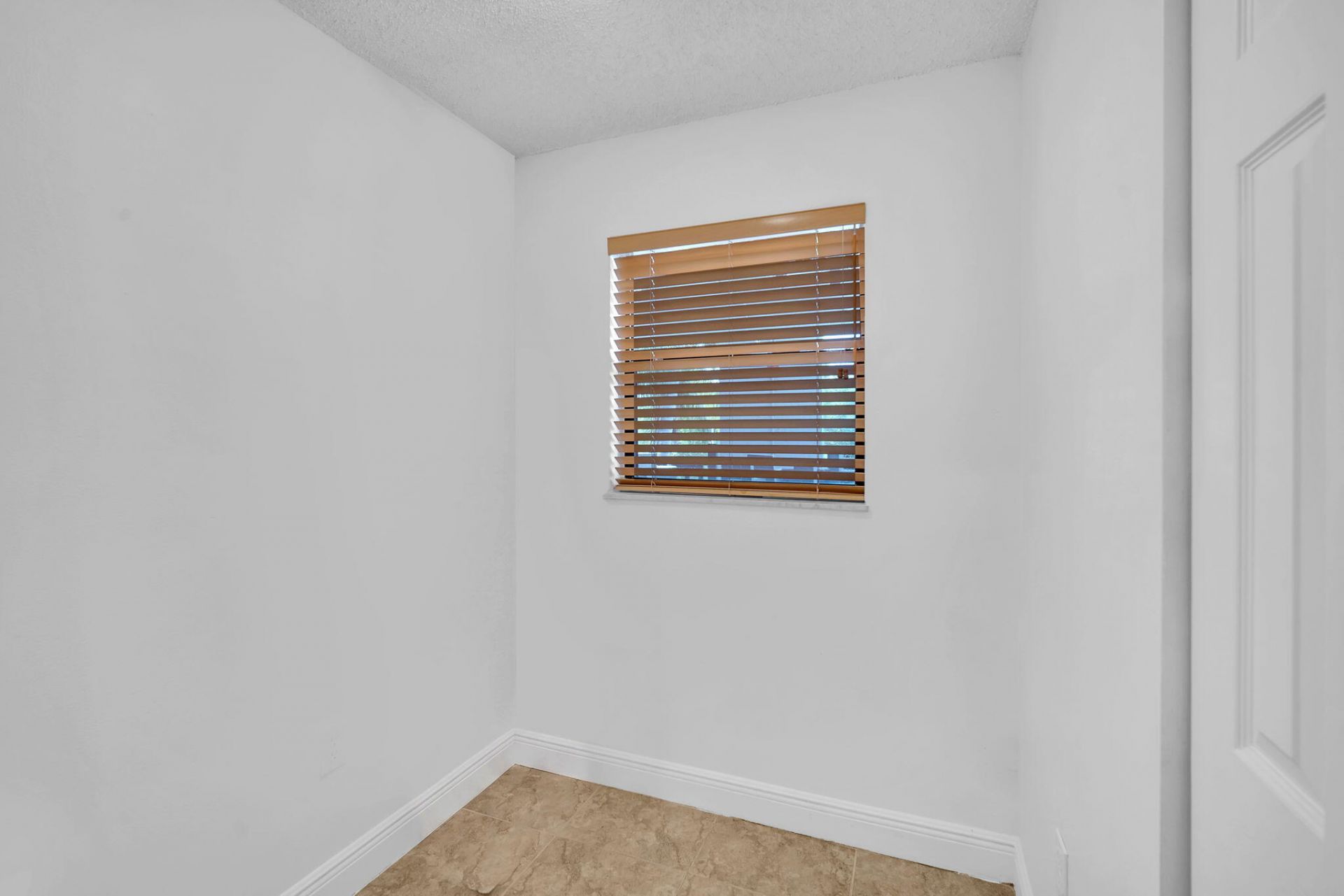 1021 Mockingbird Lane, Unit 303, Plantation, FL 33324 Photo