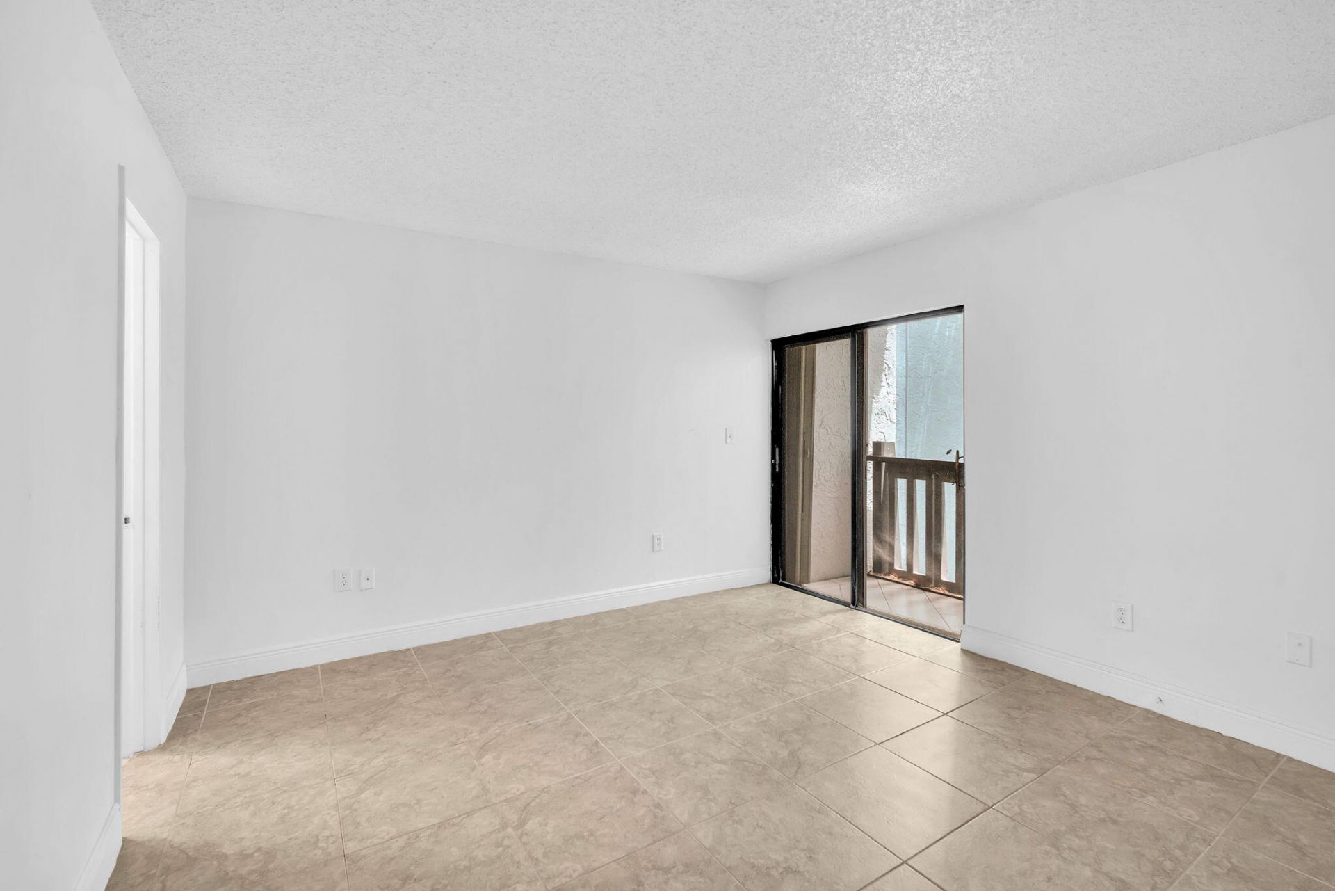 1021 Mockingbird Lane, Unit 303, Plantation, FL 33324 Photo