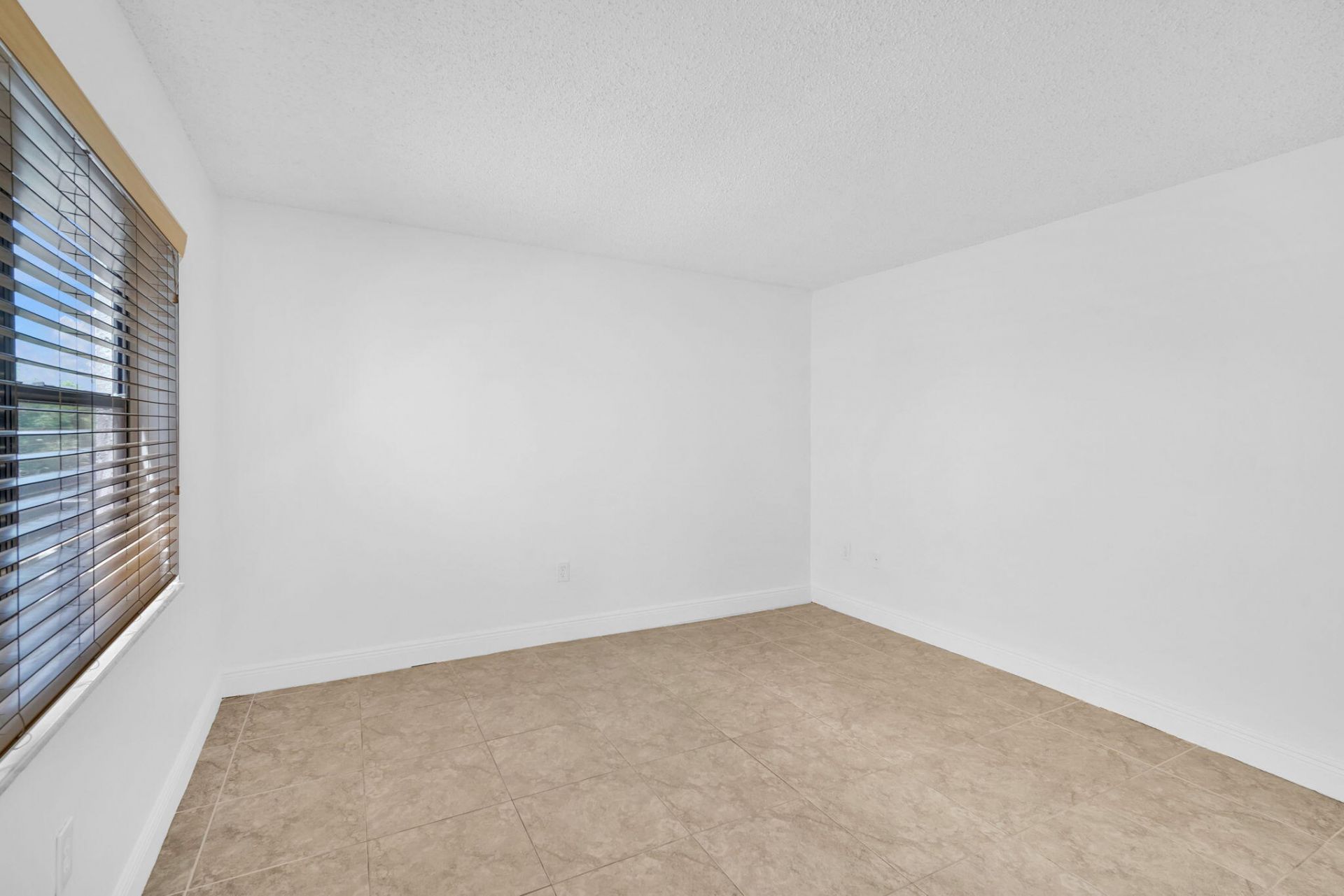 1021 Mockingbird Lane, Unit 303, Plantation, FL 33324 Photo