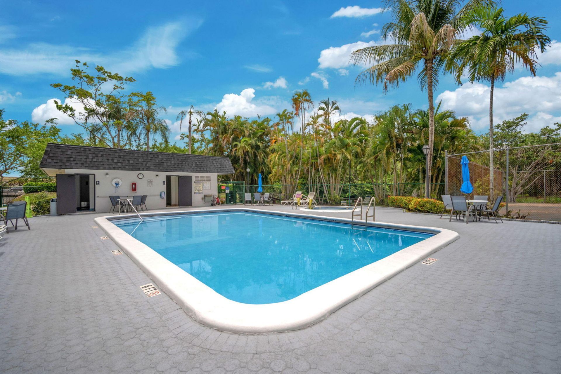 1021 Mockingbird Lane, Unit 303, Plantation, FL 33324 Photo