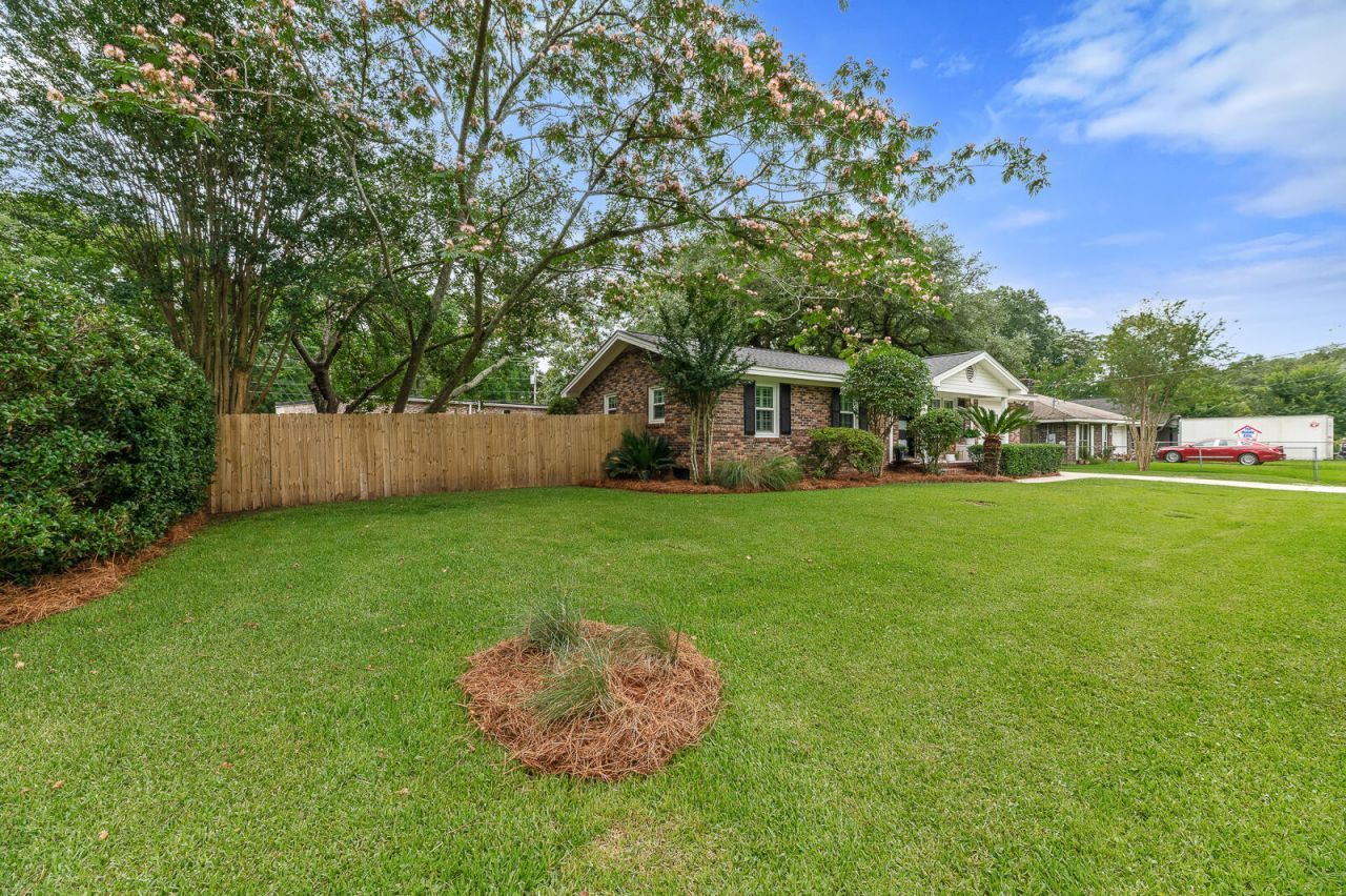 514 Mansfield Street Photo 23