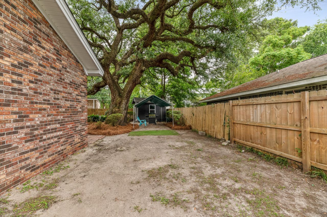 514 Mansfield Street Photo 24