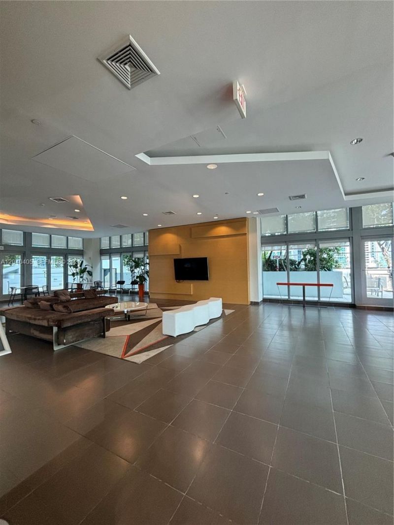 79 SW 12th St , Unit 2703-S, Miami, FL 33130 Photo