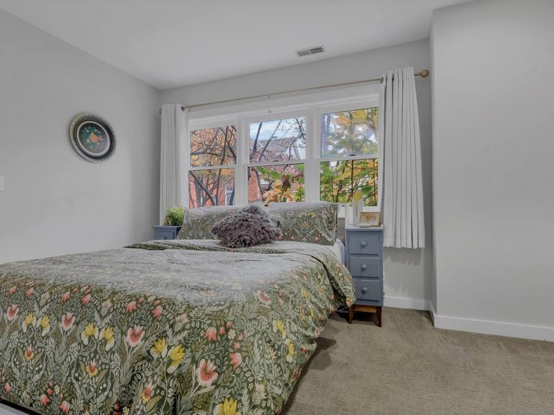 233 W Poplar Avenue, Unit 2, Columbus, OH 43215 Photo 33