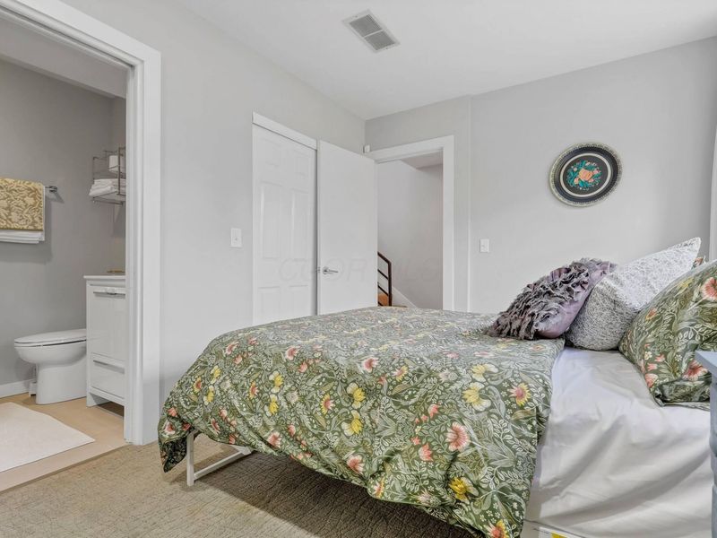 233 W Poplar Avenue, Unit 2, Columbus, OH 43215 Photo 35