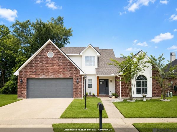 7943 Tara Dr, Denham Springs, LA 70726