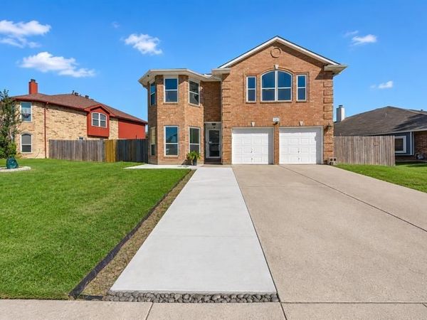 1253 Topeka Drive , Saginaw, TX 76131