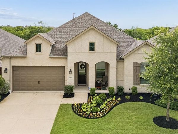 1104 Bluestem Drive, Aubrey, TX 76227