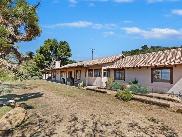 9060 Yucca Hills Road, Agua Dulce, CA 91390