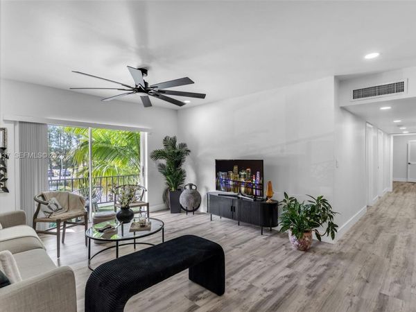 13726 SW 90th Ave, Unit 28, Miami, FL 33176