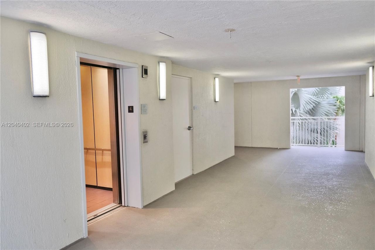 7275 SW 90th St , Unit C409, Miami, FL 33156 Photo