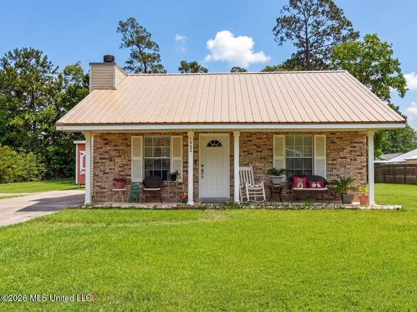 1002 Washington Street, Waveland, MS 39576