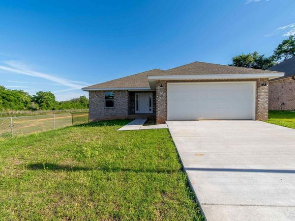 4621 Queen Palm Ct, Milton, FL 32571