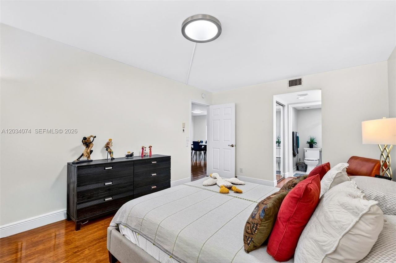 700 SW 128th Ave, Unit 306C, Pembroke Pines, FL 33027 Photo