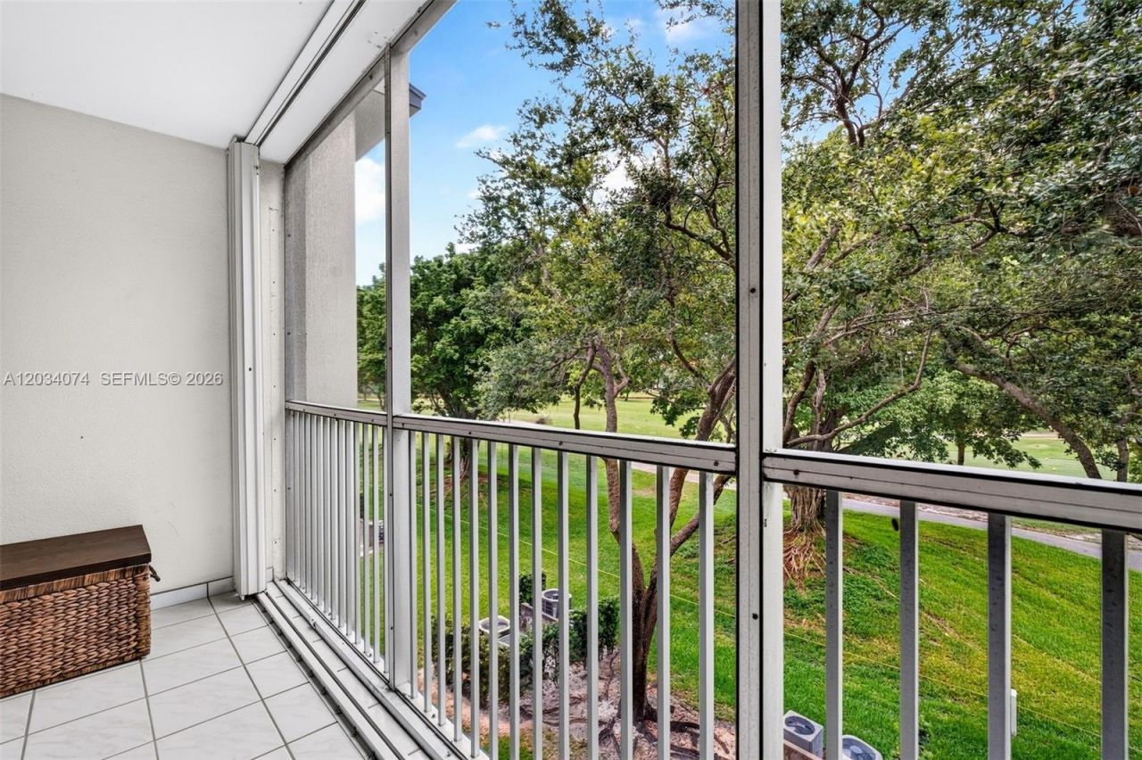 700 SW 128th Ave, Unit 306C, Pembroke Pines, FL 33027 Photo