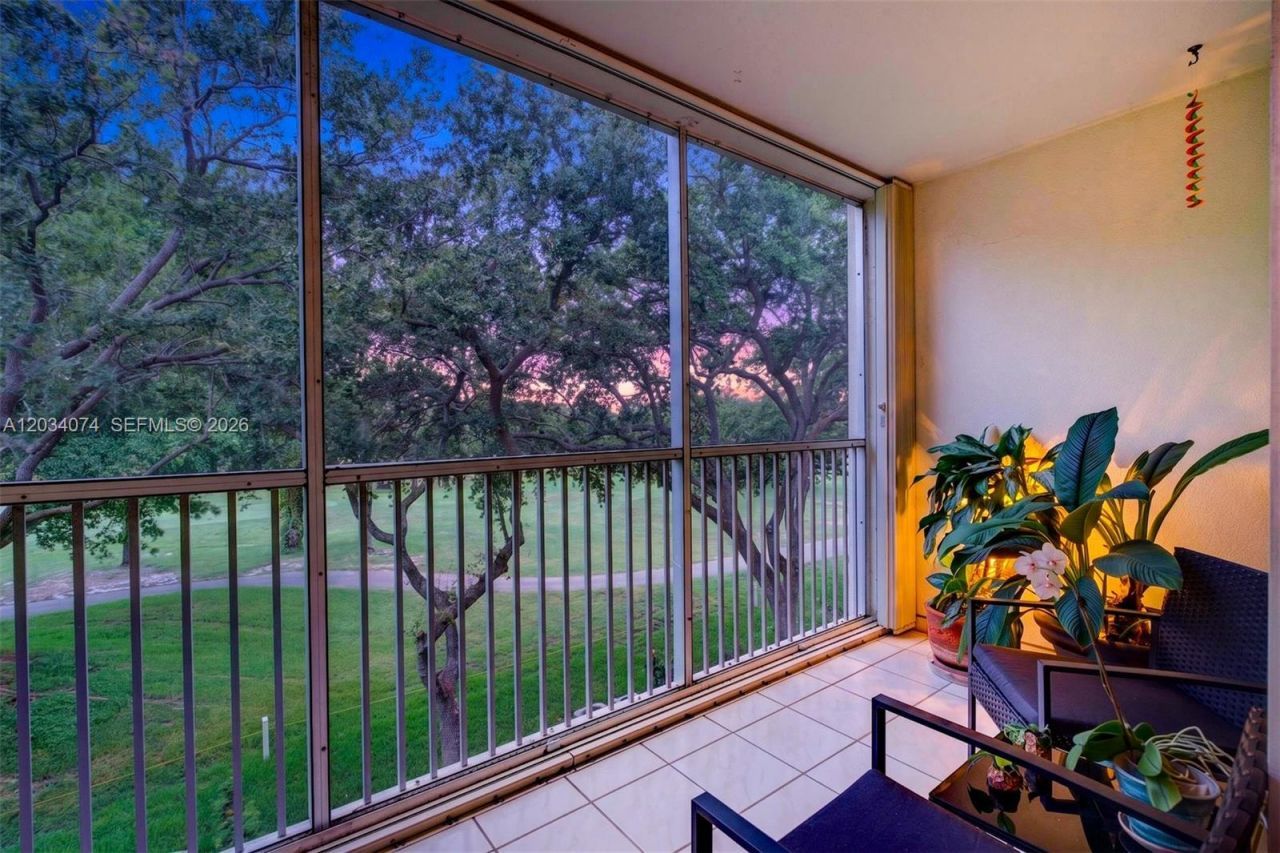 700 SW 128th Ave, Unit 306C, Pembroke Pines, FL 33027 Photo