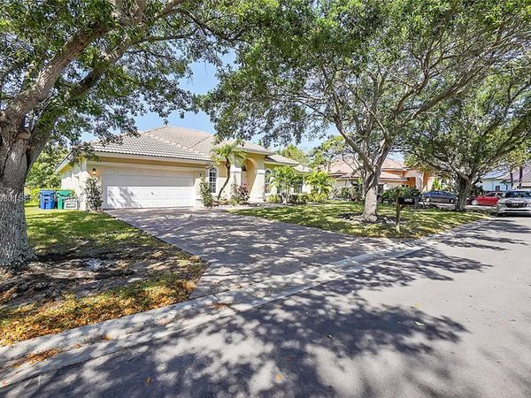 1574 NW 103rd Ter , Coral Springs, FL 33071