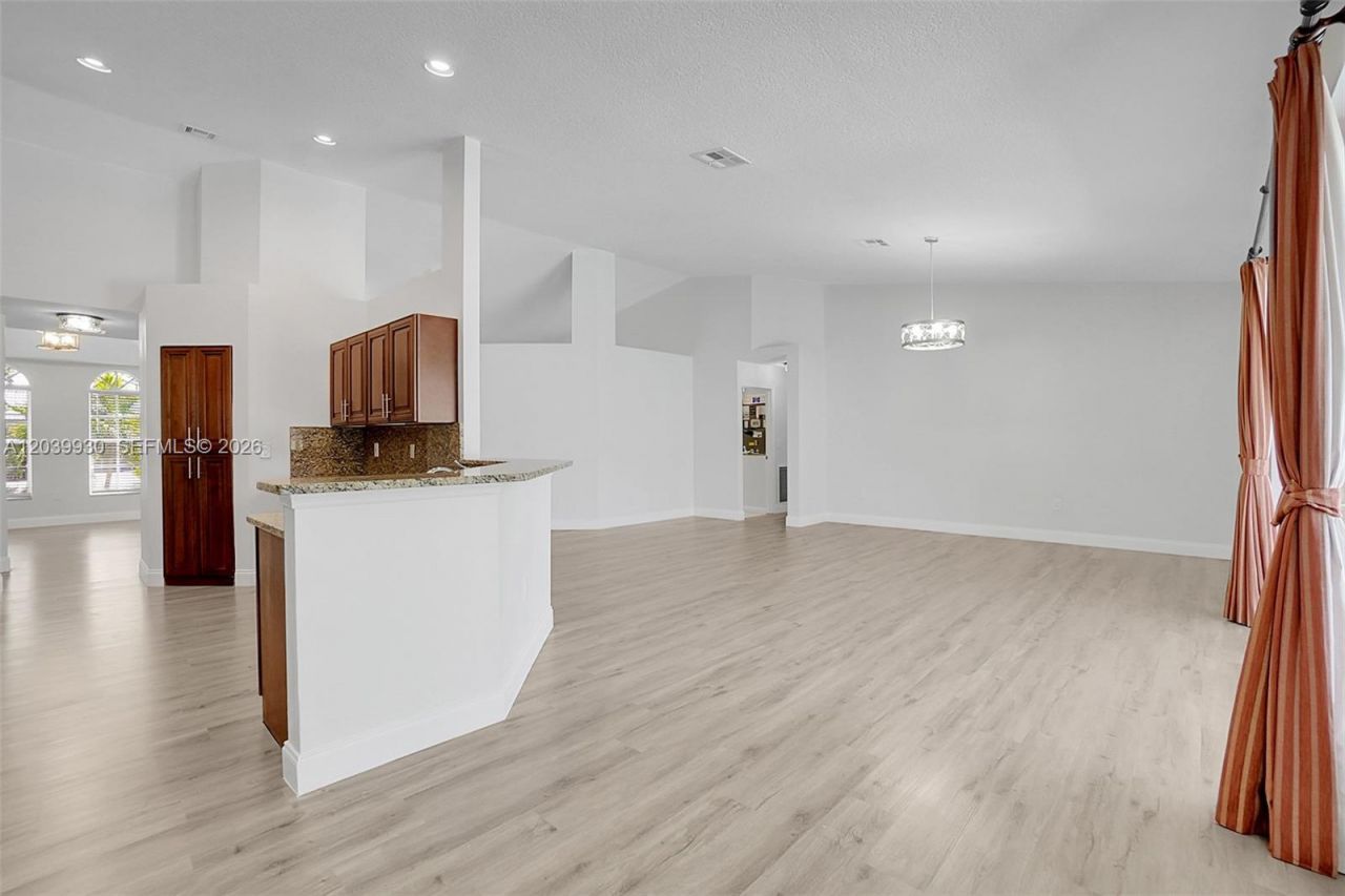 1574 NW 103rd Ter , Coral Springs, FL 33071 Photo