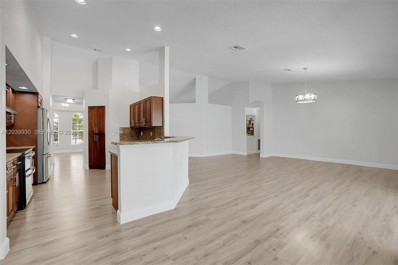 1574 NW 103rd Ter , Coral Springs, FL 33071 Photo