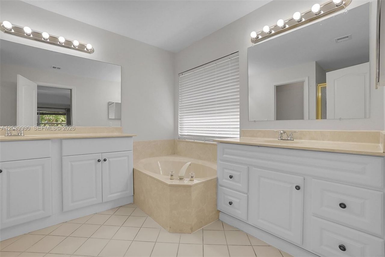 1574 NW 103rd Ter , Coral Springs, FL 33071 Photo